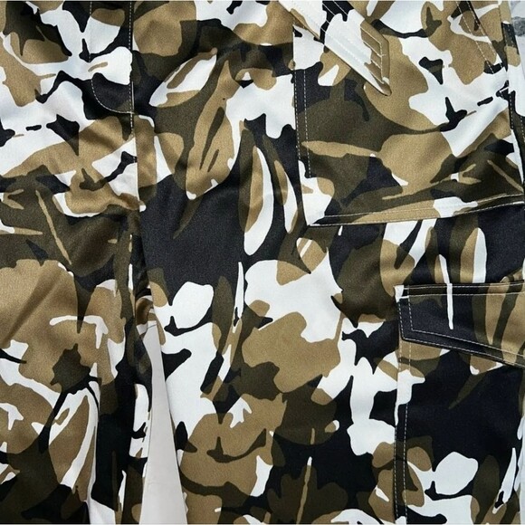 Chico's NWT Camo Floral Belted Ankle Cargo Pants, Chicos Size 0 (US 4) - Picture 2 of 16